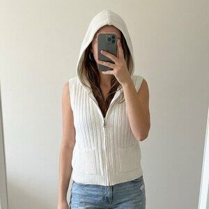 Women's White Hooded Ribbed Knit Full Zip Sweater Vest
